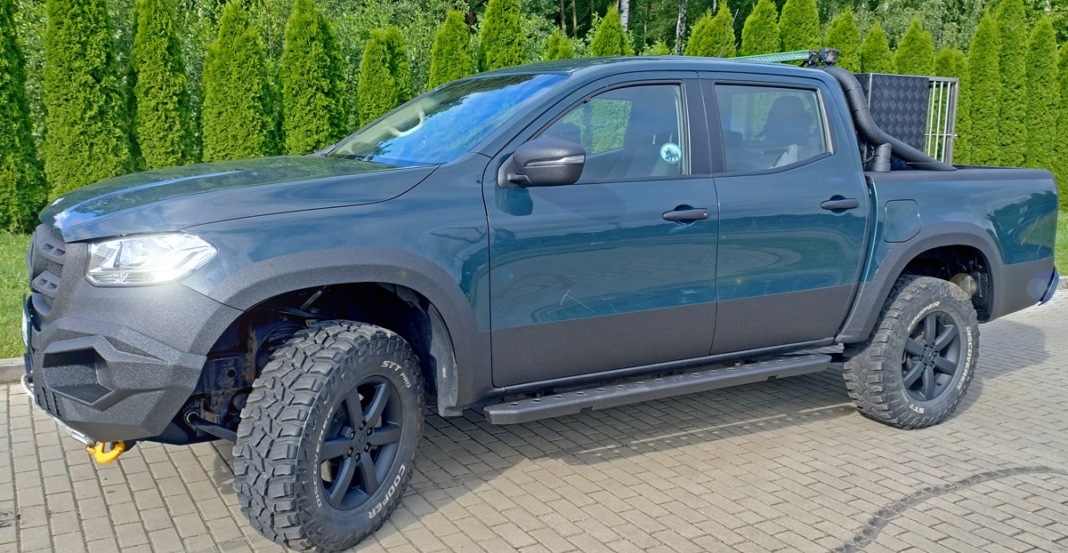 Auto dla myśliwego Mercedes X-Class z klatką dla psów Line-X