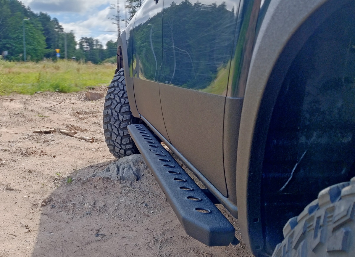 Pakiet dolny Line-X zabezpieczenie karoserii Mercedes X-Class